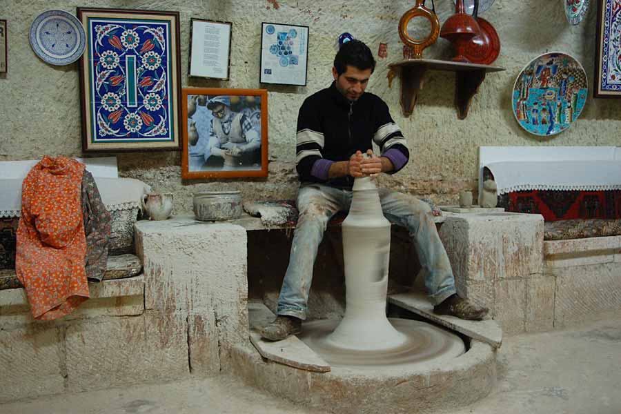 making-pottery-in-Avanos