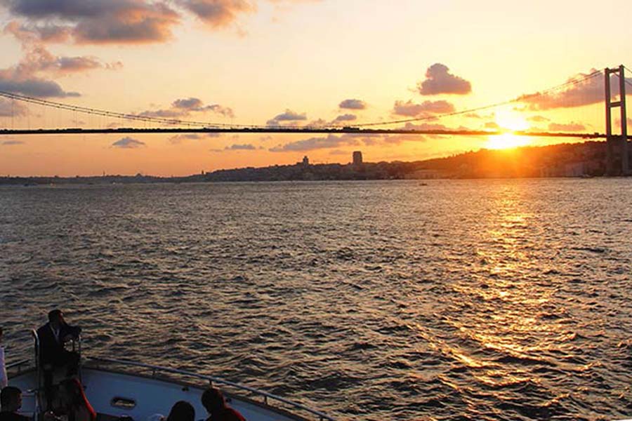 bosphorus-cruise--bosphorus-tour--istanbul-bosphorus-cruise--bosphorus-sunset-cruise